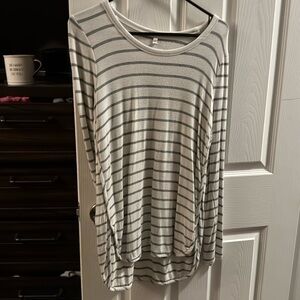 Market and spruce long sleeve soft tee